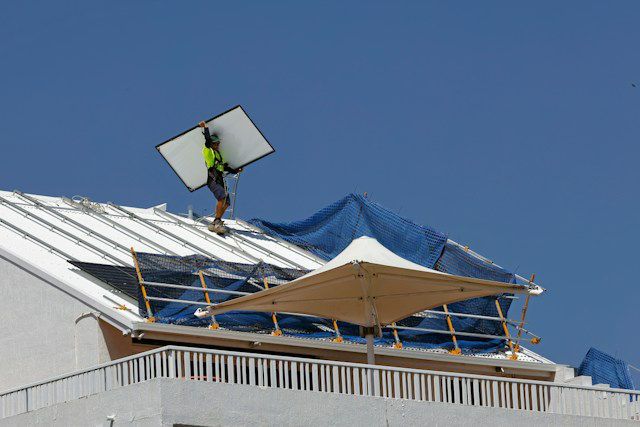Selecting the Right Commercial Roofing Contractor